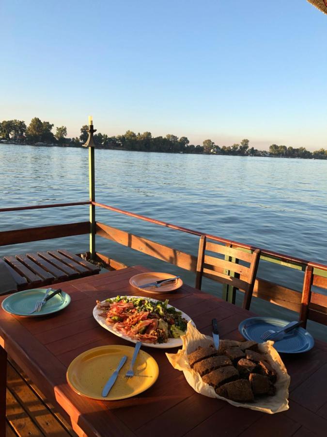 Sagando - Floating House On Sava River Belgrado Exterior foto